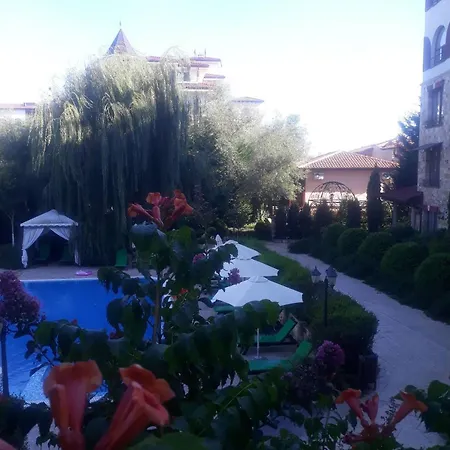 эстебан с 2 спальнями * Несебр